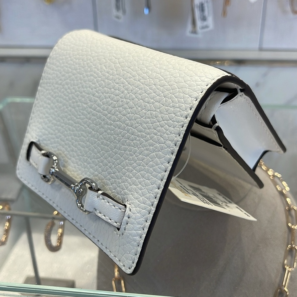 MICHAEL KORS Carson Small Pebbled Leather Wallet
OPTIC WHITE
NWT - Picture 14 of 16